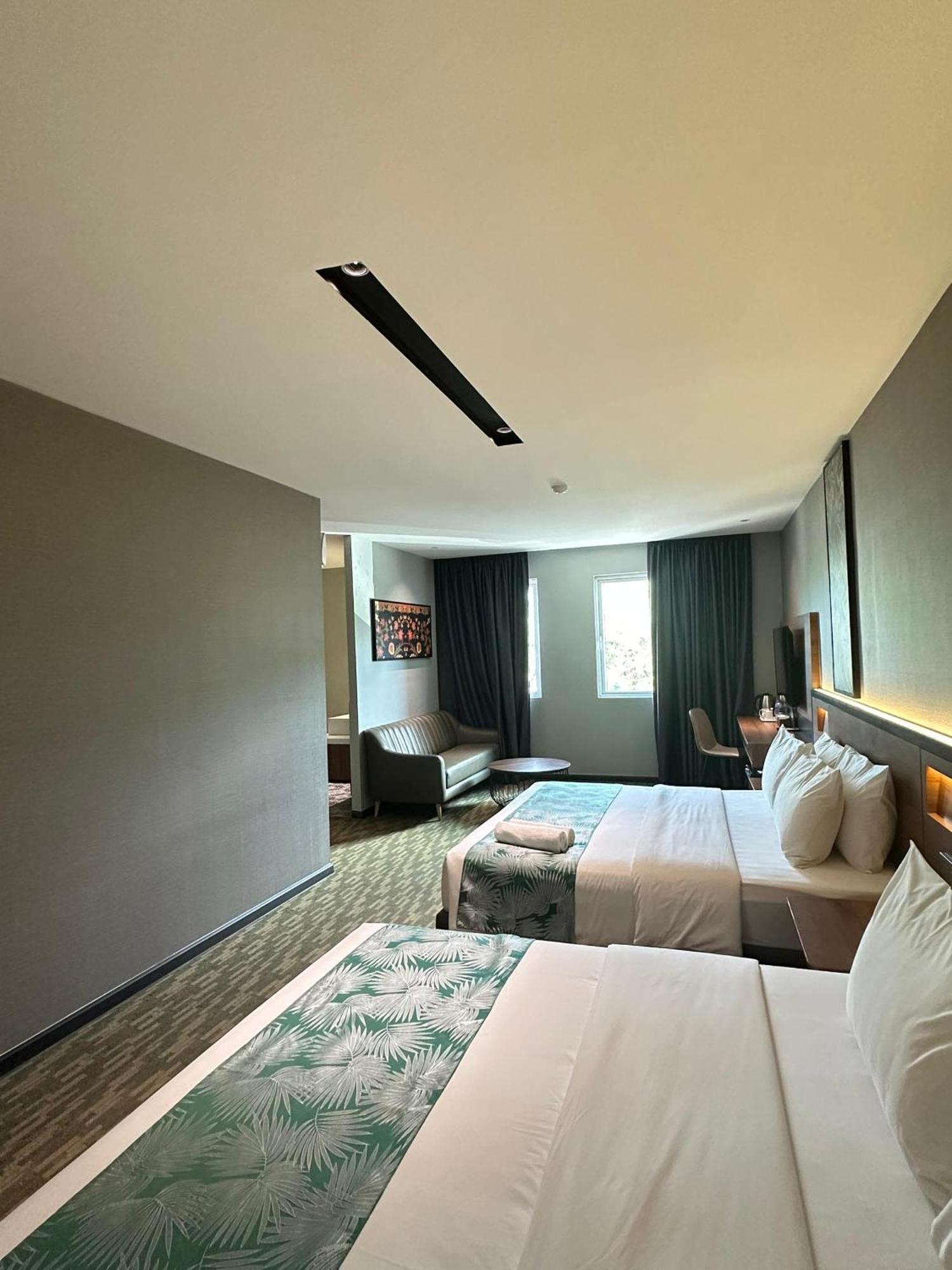 Nb Hotel ジョホールバル エクステリア 写真
